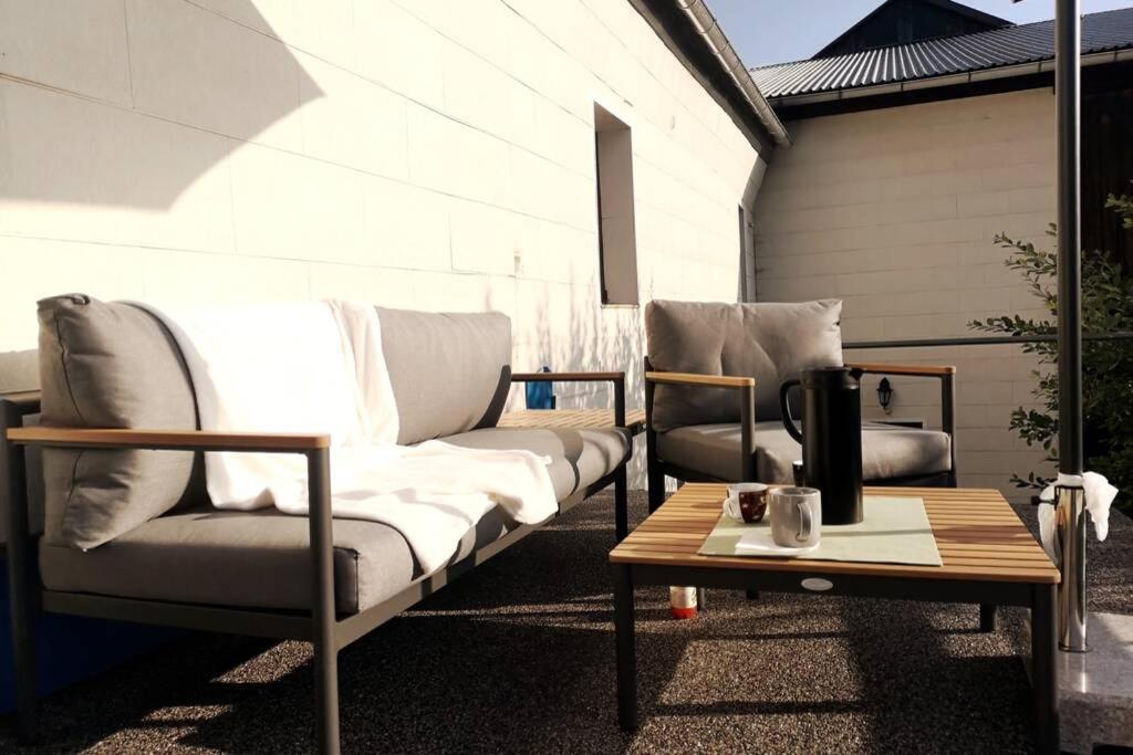 Ruhig Gelegene, Top Moderne Ferienwohnung - Hot Tub Und Sauna Gegen Aufpreis Neuhaus an Der Eger Εξωτερικό φωτογραφία